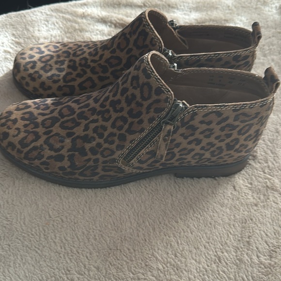 Hush Puppies Zip Booties - Picture 2 of 9